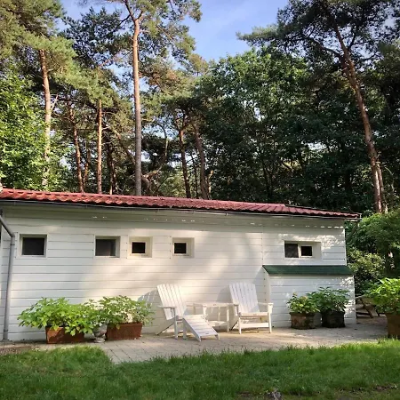 Tranquil In With Garden Ferienhaus